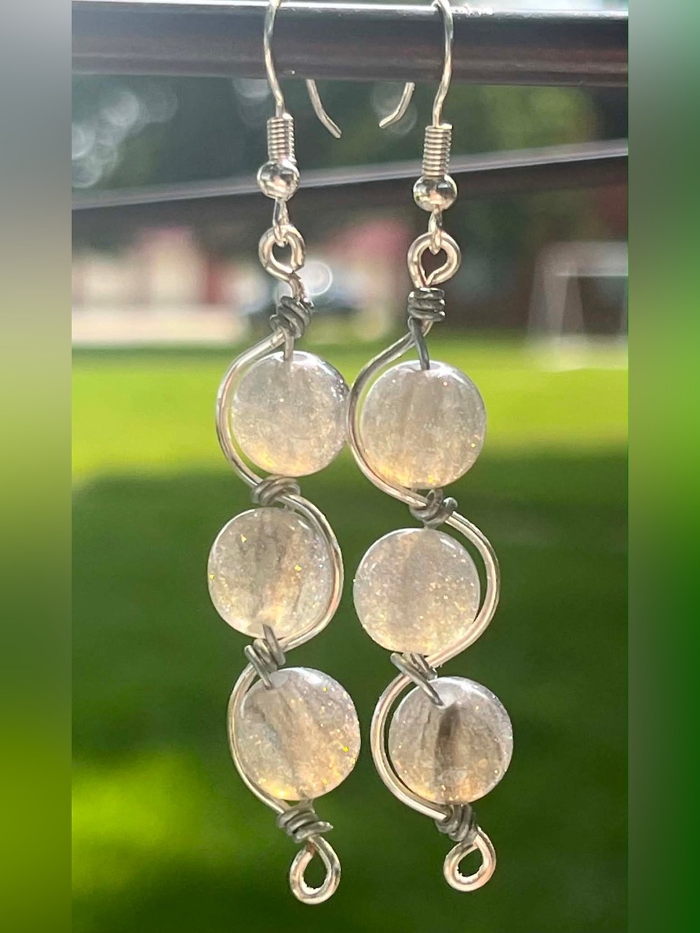 Grey dangle Earrings - Clear